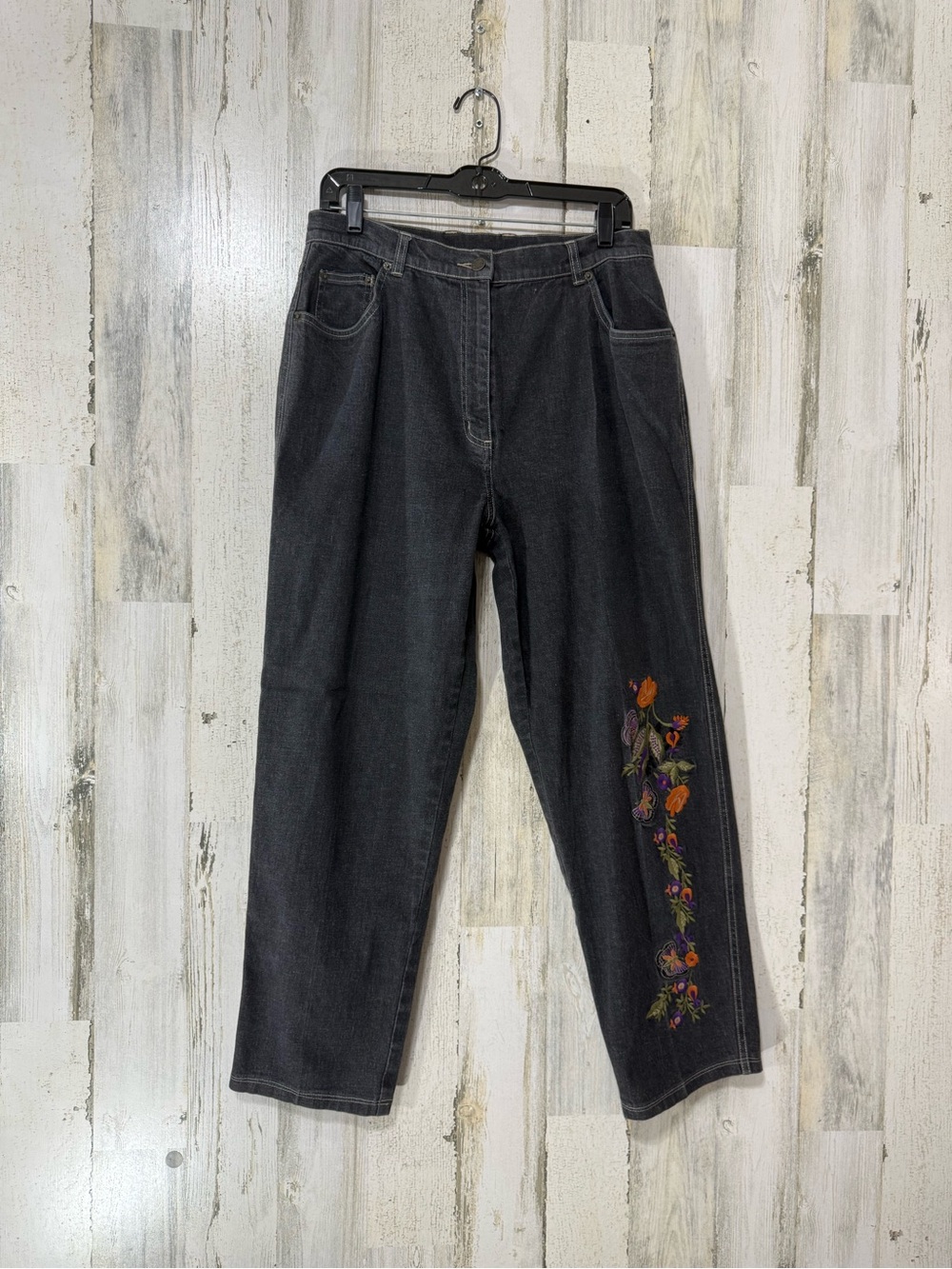 Vintage Black High Rise Loosefit Mom 
Jeans Black with Floral Embroidery - Picture 5 of 13